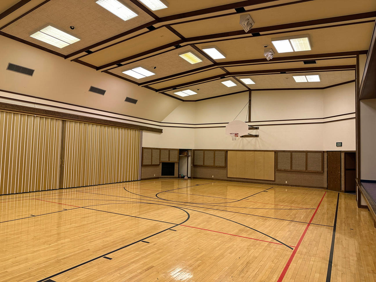 Gym for Youth Activities, Dinners, etc. The Church of Jesus Christ of Latter-day Saints White Salmon (509)543-0458