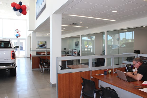 Images Russ Darrow Chrysler Dodge Jeep RAM Milwaukee Service Center