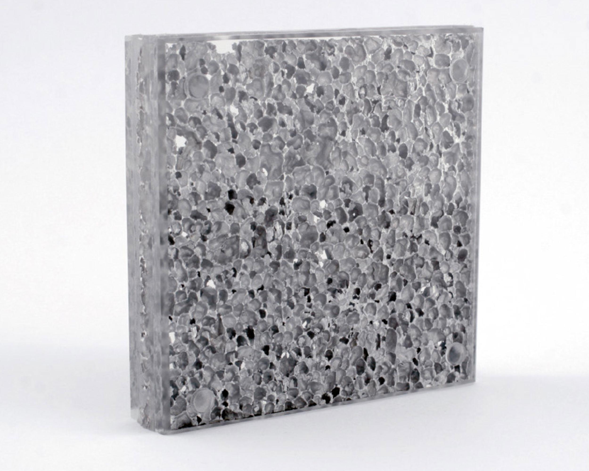 Aluminiumschaum in Acryl