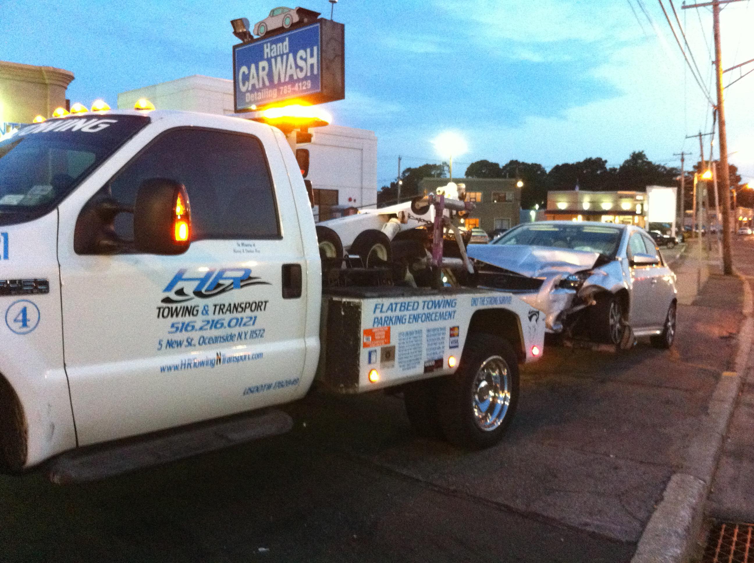 HR Towing & Auto Body Photo