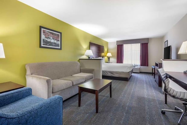 Images Best Western Plus Mansfield Inn & Suites
