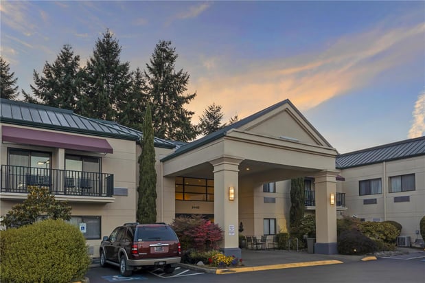 Images Best Western Plus Plaza by the Green