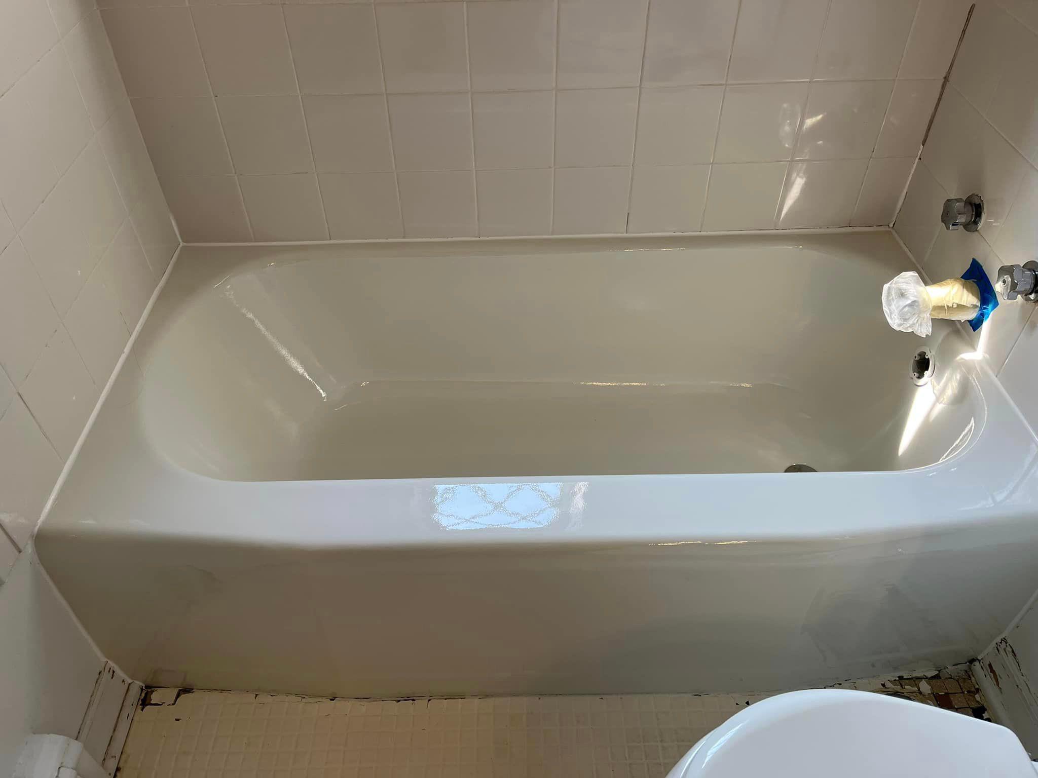 Fox Valley Bathtub Refinishing Image