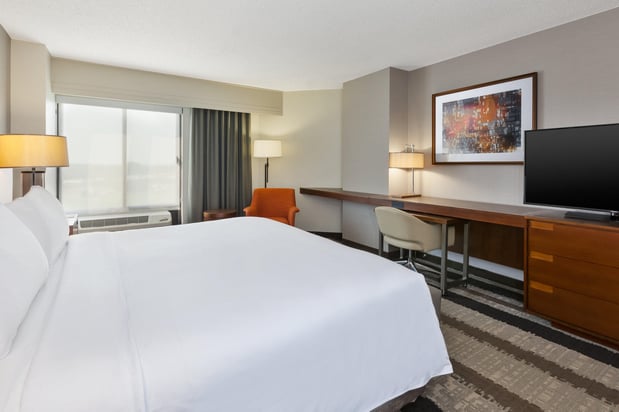 Images Crowne Plaza Dulles Airport by IHG