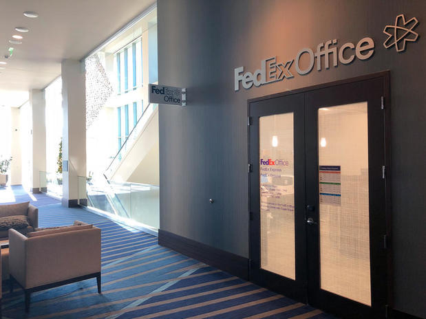 Images FedEx Office Print & Ship Center