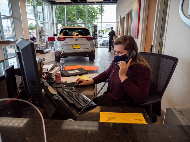 Images Luther Kia of Bloomington