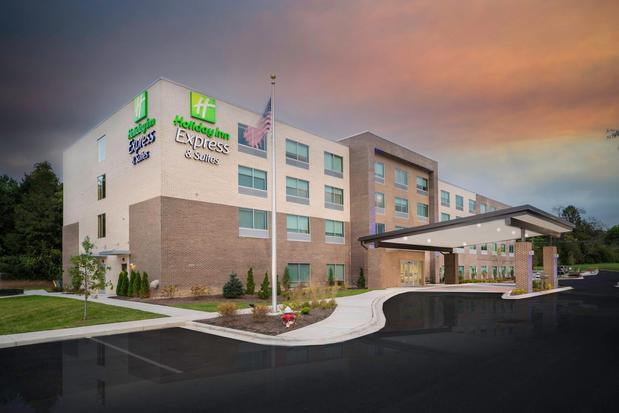 Images Holiday Inn Express & Suites Brevard – City Center by IHG