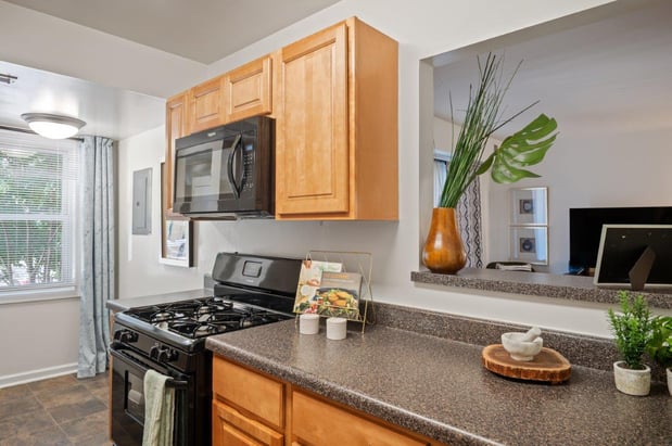 Images Cedar Gardens and Towers Apartment Homes
