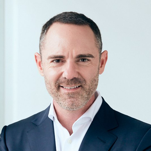 Warwick Holland headshot.