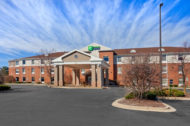 Images Holiday Inn Express & Suites Chicago-Algonquin by IHG