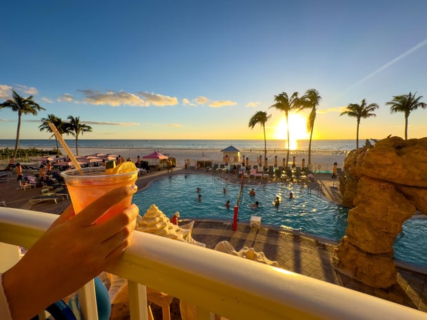 Images Bongo's Bar & Grille - Pink Shell Beach Resort