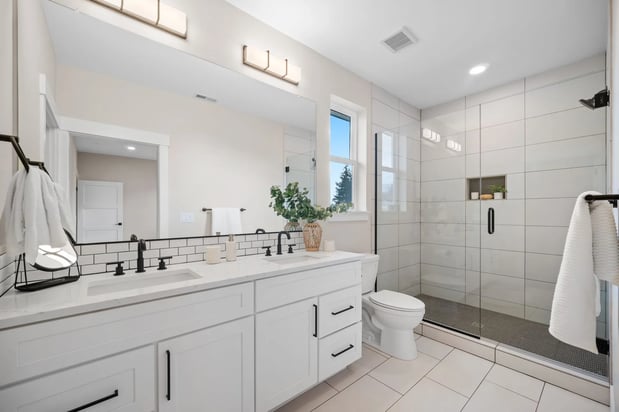 Images Central Point Homes