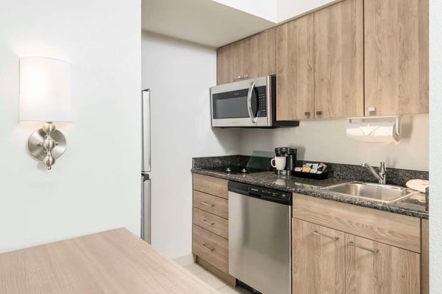 Images Homewood Suites by Hilton Miami-Airport/Blue Lagoon