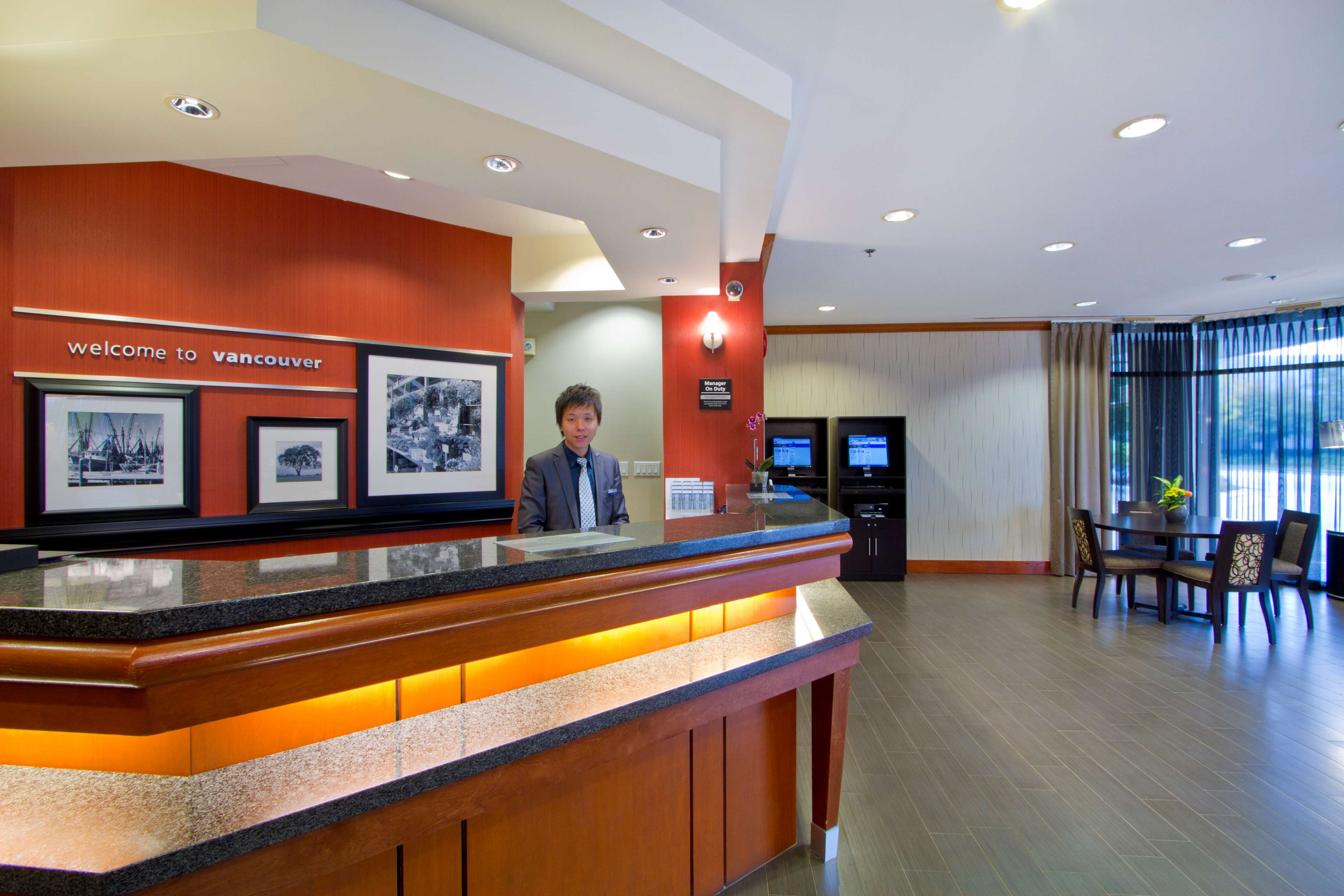 Hampton Inn by Hilton Vancouver-Airport/Richmond in Richmond, 8811 Bridgeport Rd - Hotels