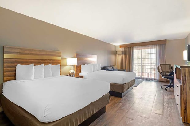 Images Best Western Cedar Inn & Suites