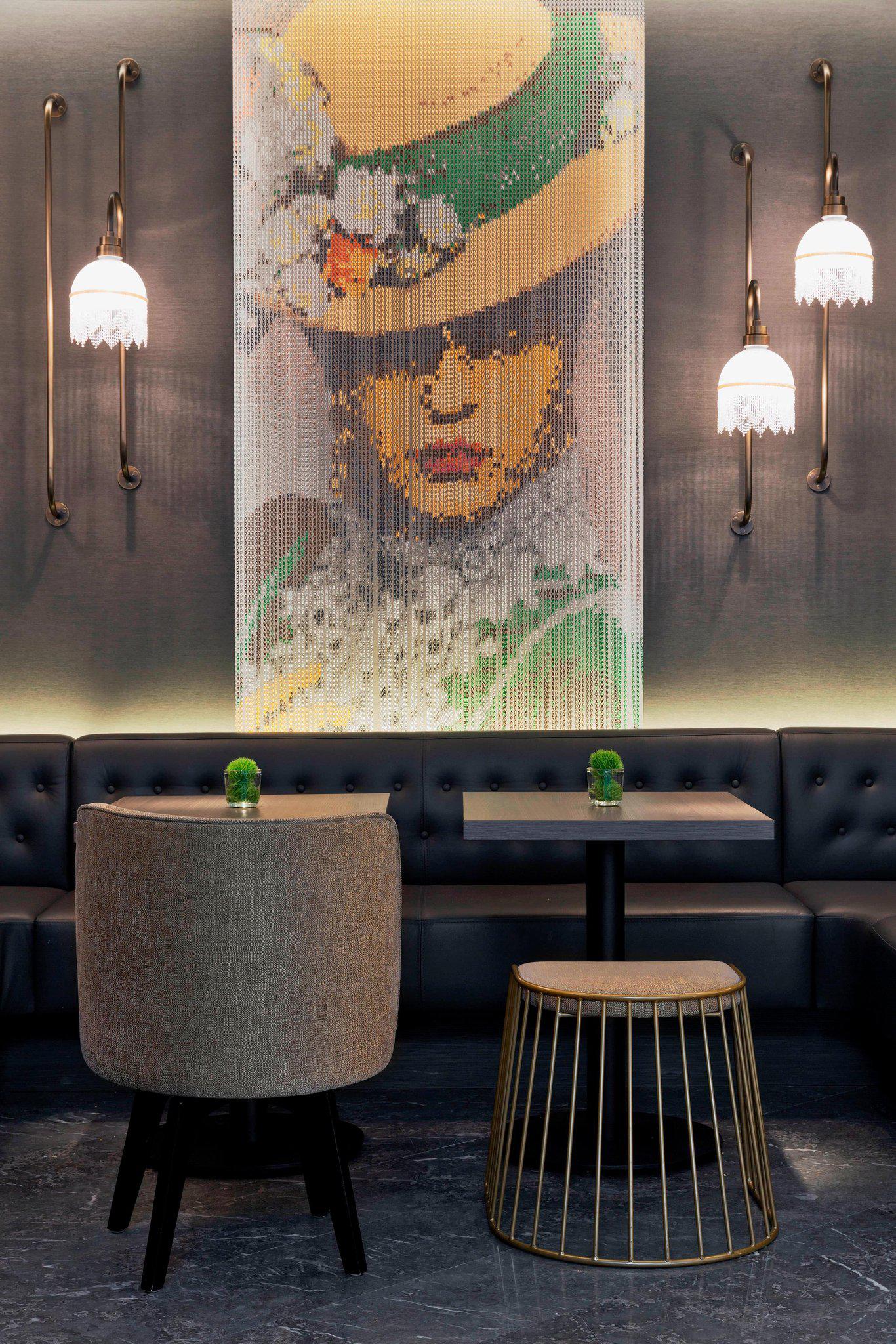 Renaissance Wien Hotel, Linke Wienzeile/Ullmannstrasse 71 in Vienna