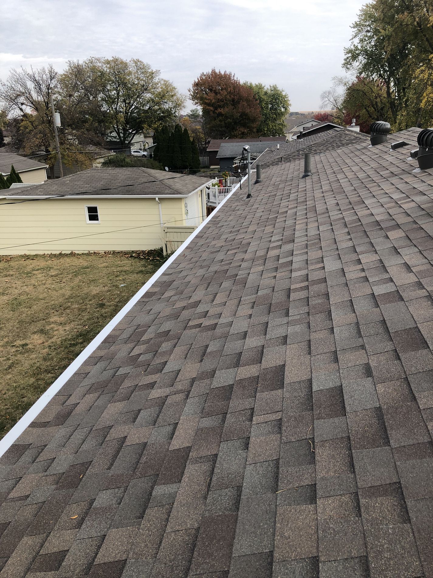 Rr-Roof with Class 4 Impact Resistant Shingle in Natural Wood Color in Ankeny, IA