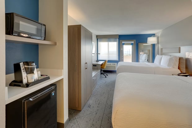 Images Holiday Inn Express & Suites Branson 76 Central by IHG