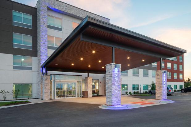 Images Holiday Inn Express & Suites Bourbonnais East - Bradley by IHG