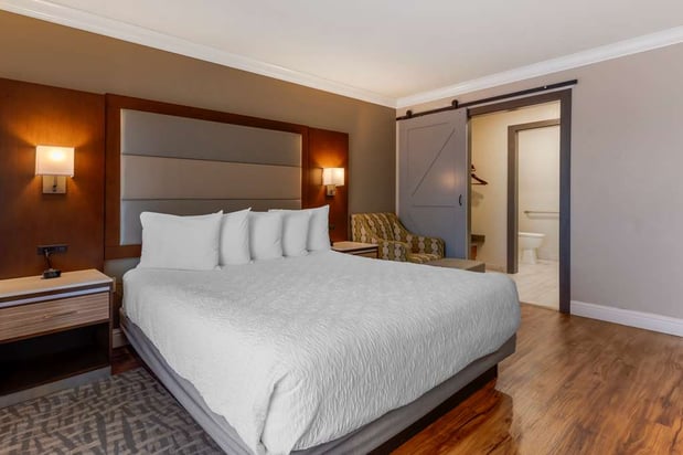 Images Best Western Plus Forest Park Inn