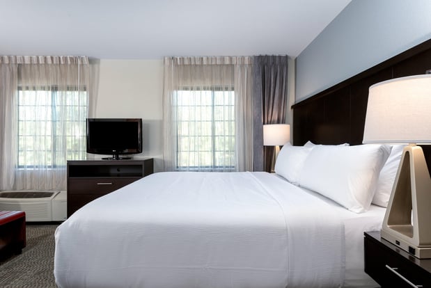 Images Staybridge Suites Chantilly Dulles Airport by IHG
