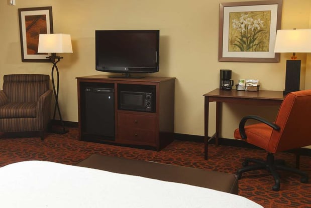 Images Hampton Inn & Suites Fargo Medical Center