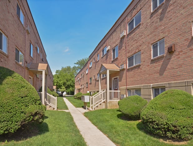 Images Woodview Apartments