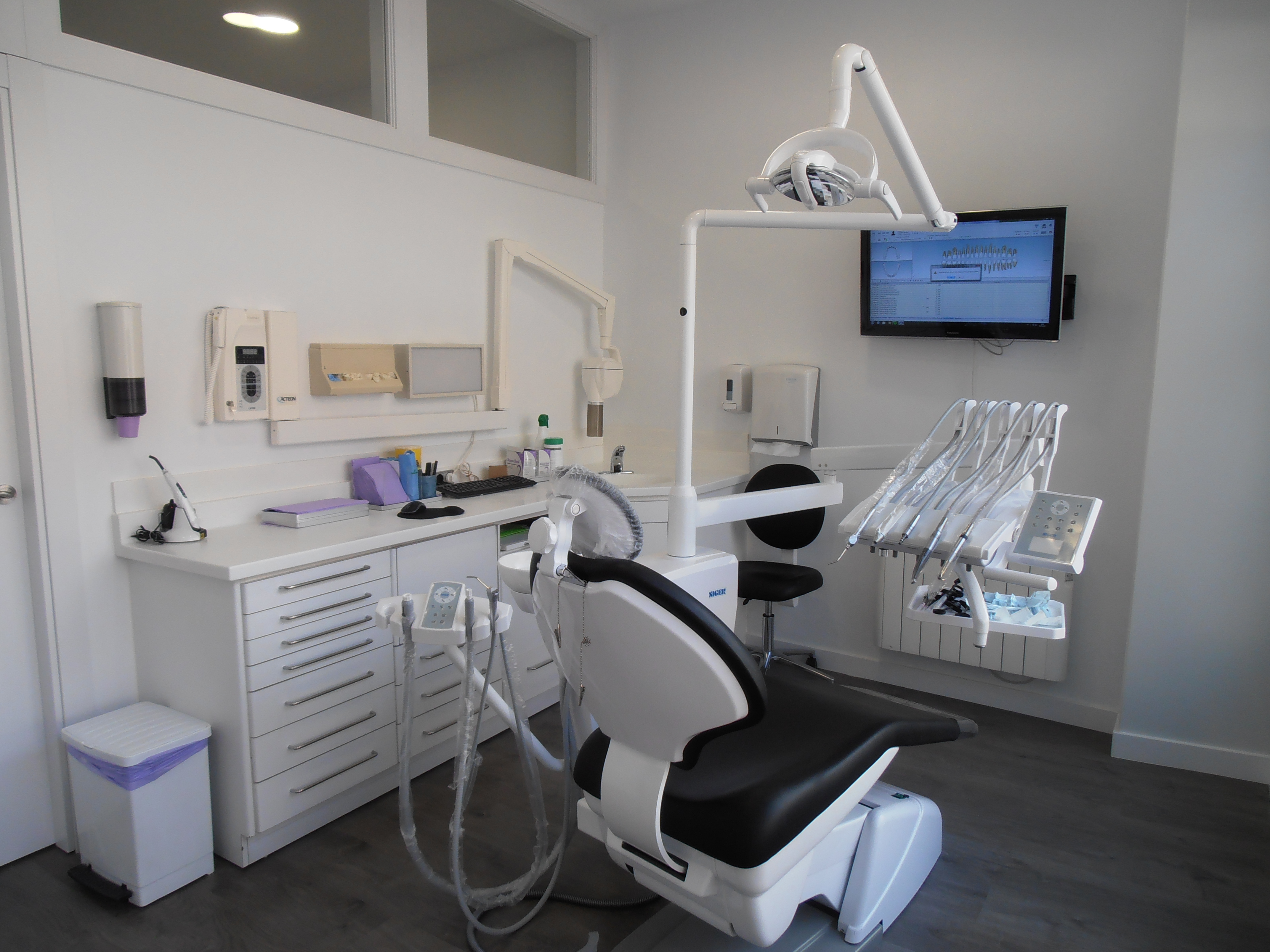 Images DR. ASENJO Clínica Dental CROM Segovia