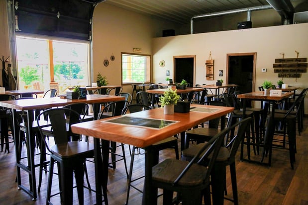 Images Hickory Vines Winery and Venue