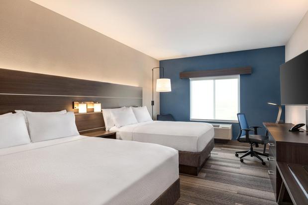 Images Holiday Inn Express & Suites Denver Airport by IHG