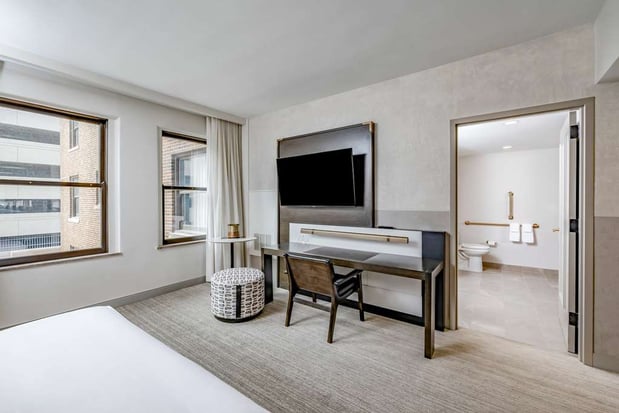 Images Hotel Fort Des Moines, Curio Collection by Hilton