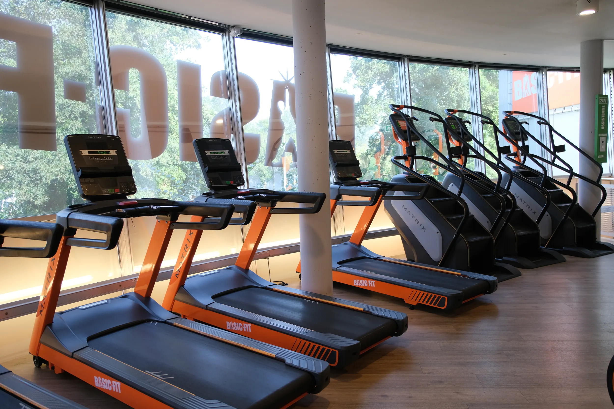 Foto's Basic-Fit 24/7