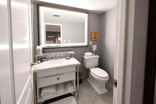 Images The Hotel Roanoke & Conference Center, Curio Collection by Hilton