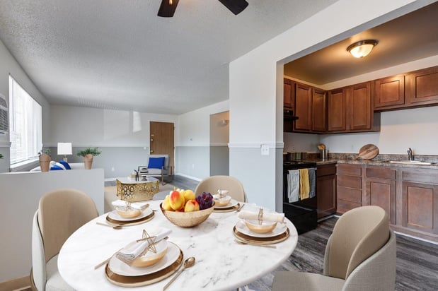 Images Dixon Manor Apartment Homes