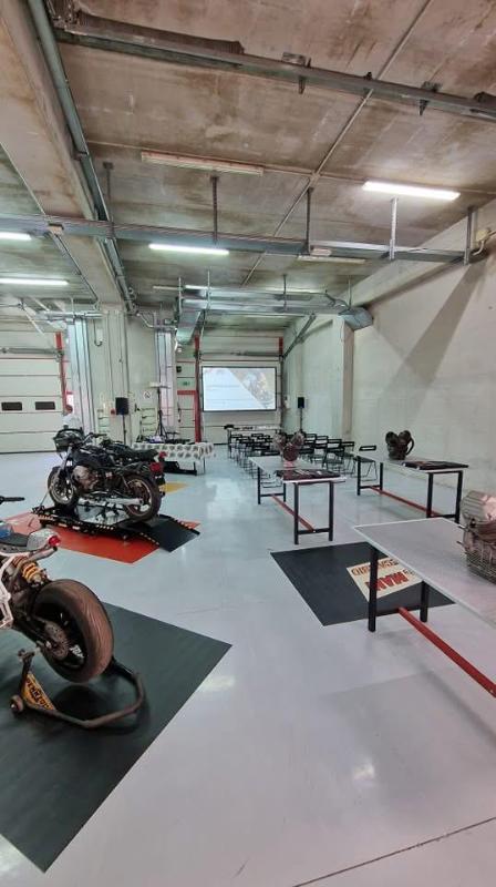 Images Nonsolomoto Officina e Concessionaria Moto Guzzi - Piaggio - Aprilia