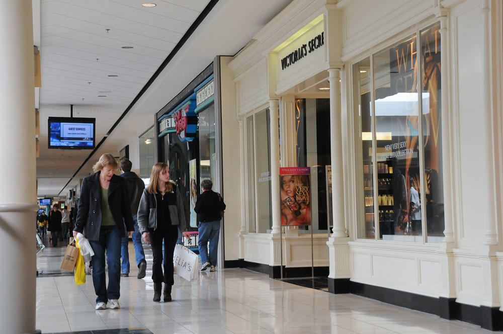 luggage store montgomery mall