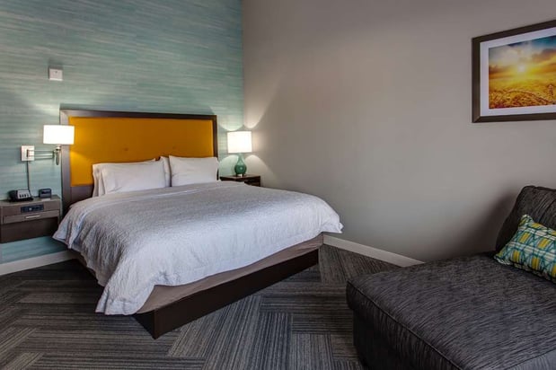 Images Hampton Inn & Suites Wichita/Airport