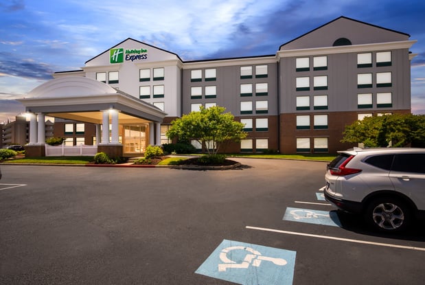 Images Holiday Inn Express & Suites Ocean City - Northside by IHG
