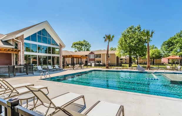 Images Lakecrest Village