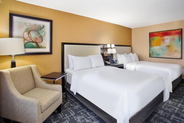 Images Crowne Plaza Greenville, an IHG Hotel