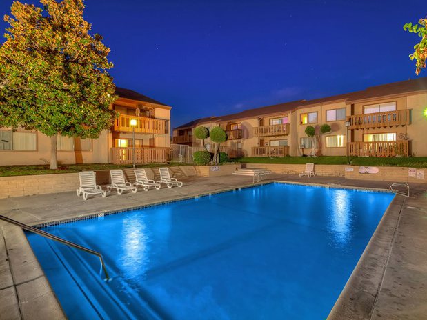 Images WOODSIDE VILLAGE Apartments