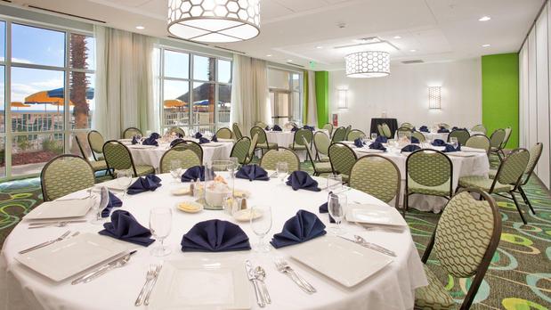 Images Holiday Inn Resort Fort Walton Beach by IHG