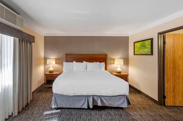 Images Best Western Plus Landmark Inn