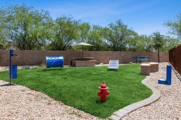 Images Galeria del Rio Townhomes