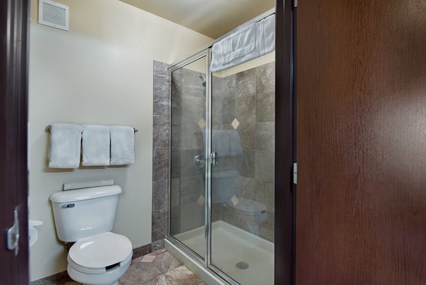Images Oxford Suites Yakima