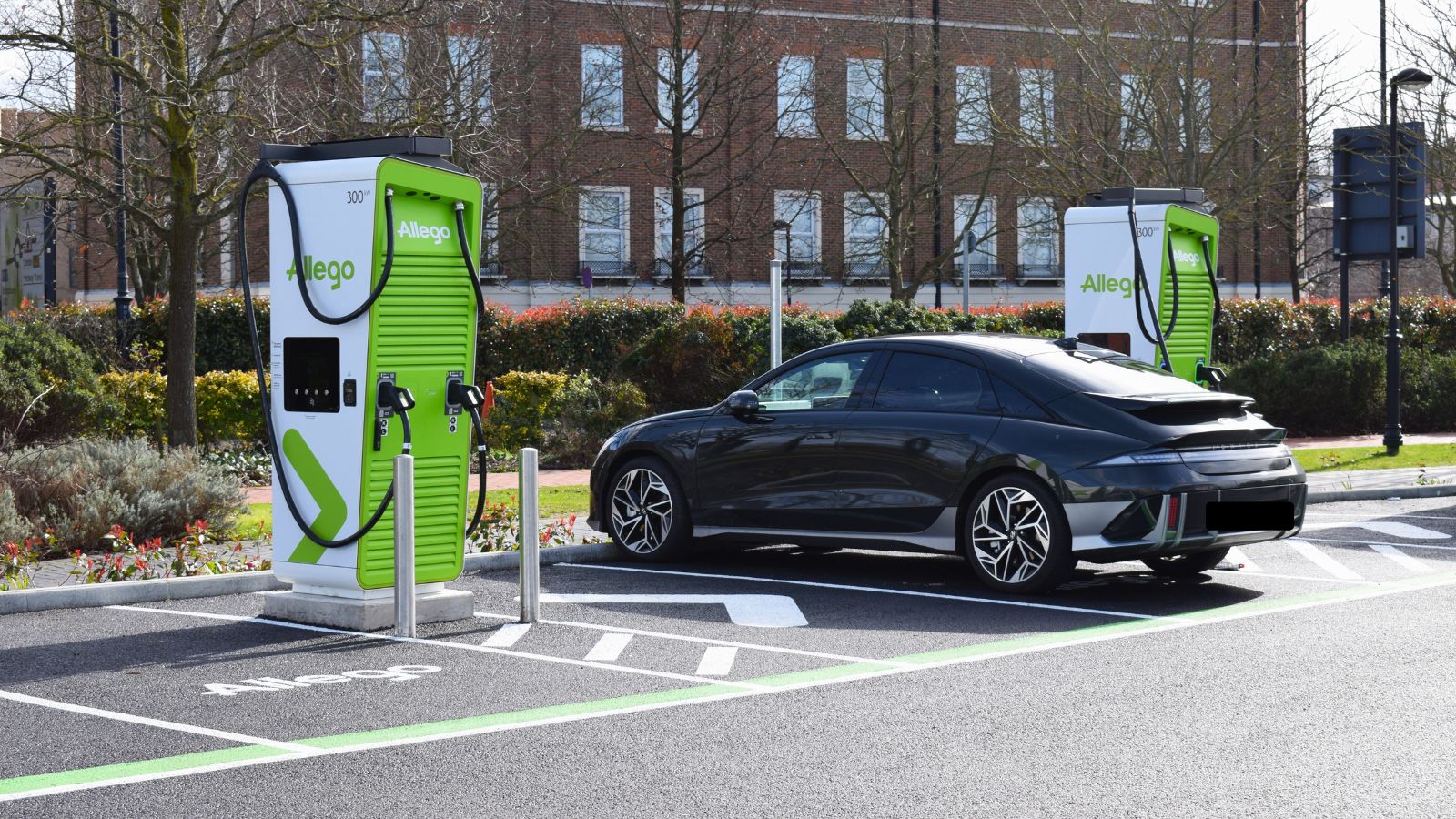 Images Allego Charging Station