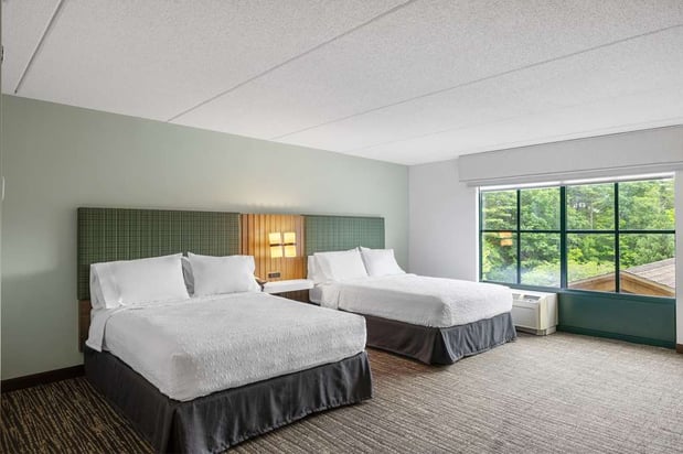 Images Hampton Inn & Suites Lake George