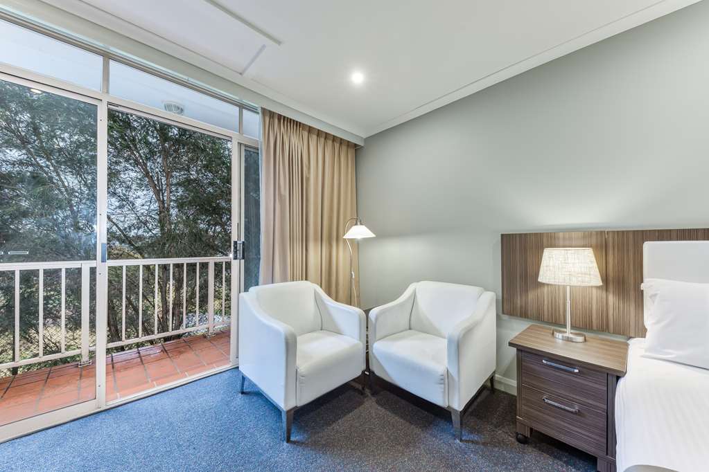 2 Room Suite Queen & Single Bed Best Western Airport Motel And Convention Centre Attwood (03) 9333 2200