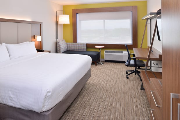 Images Holiday Inn Express & Suites Madison by IHG