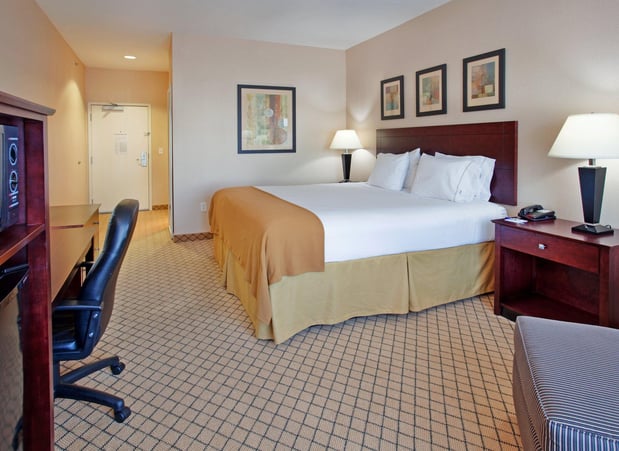 Images Holiday Inn Express & Suites Wichita Airport by IHG